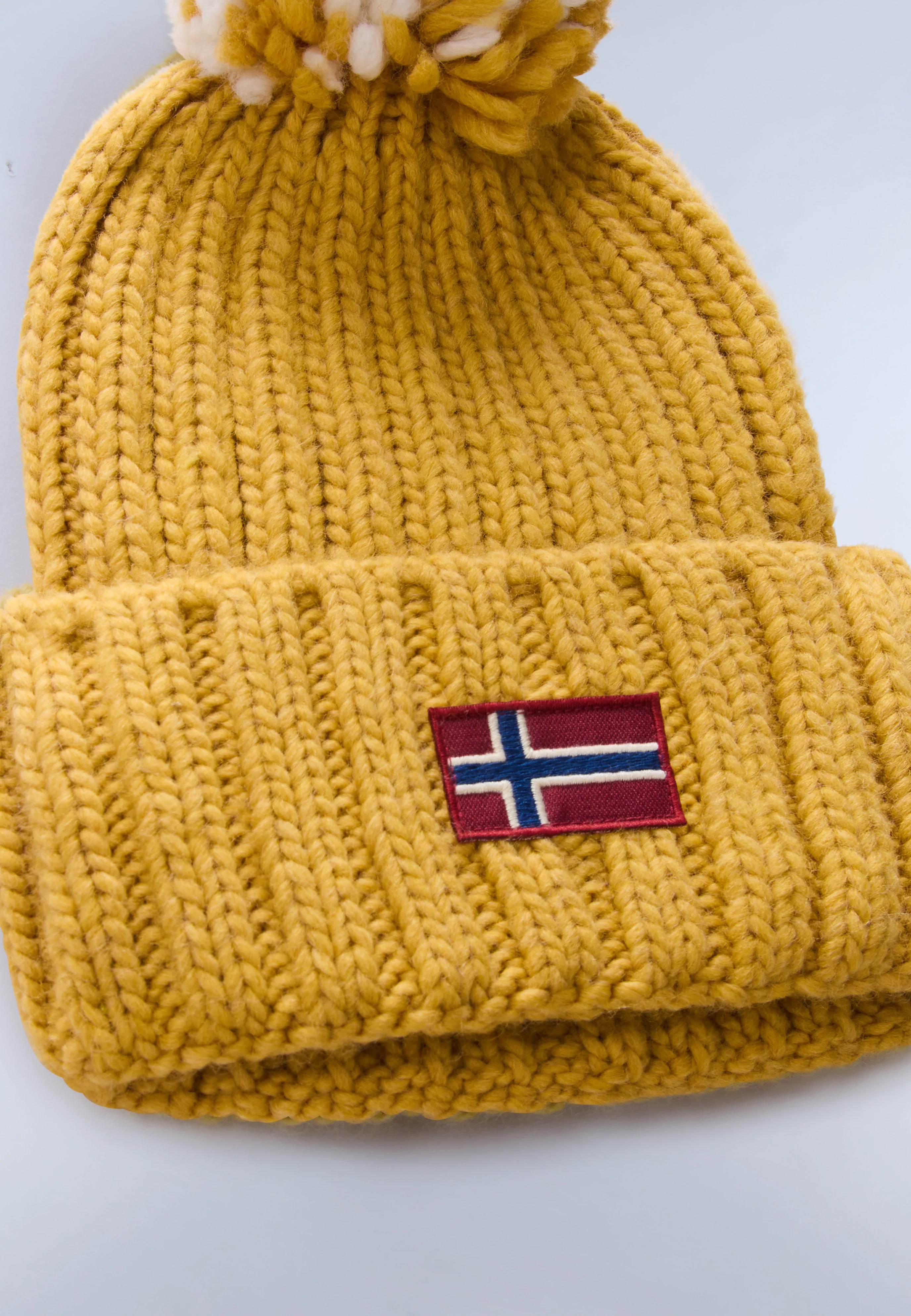 Semiury-hat